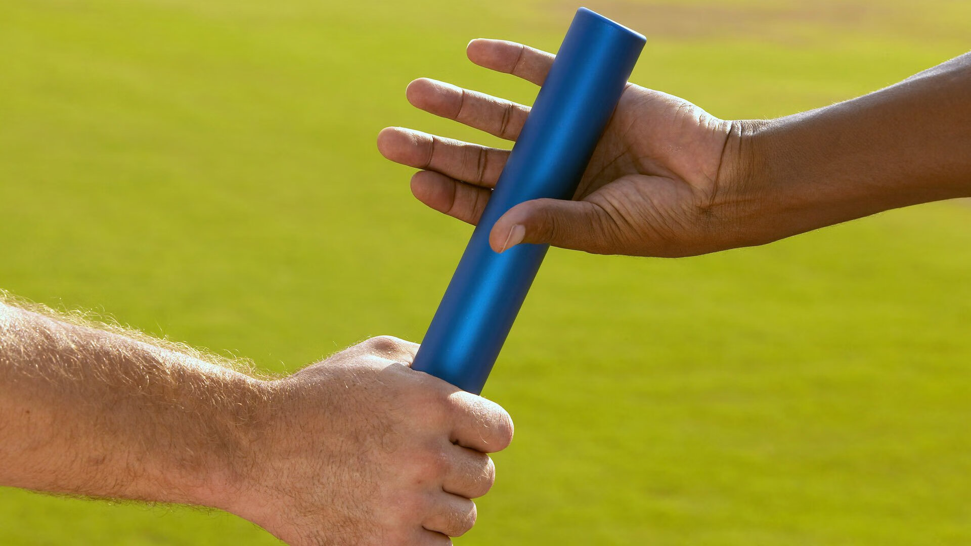 黑马逆袭!无名小将爆冷击败世界冠军,改写赛事历史