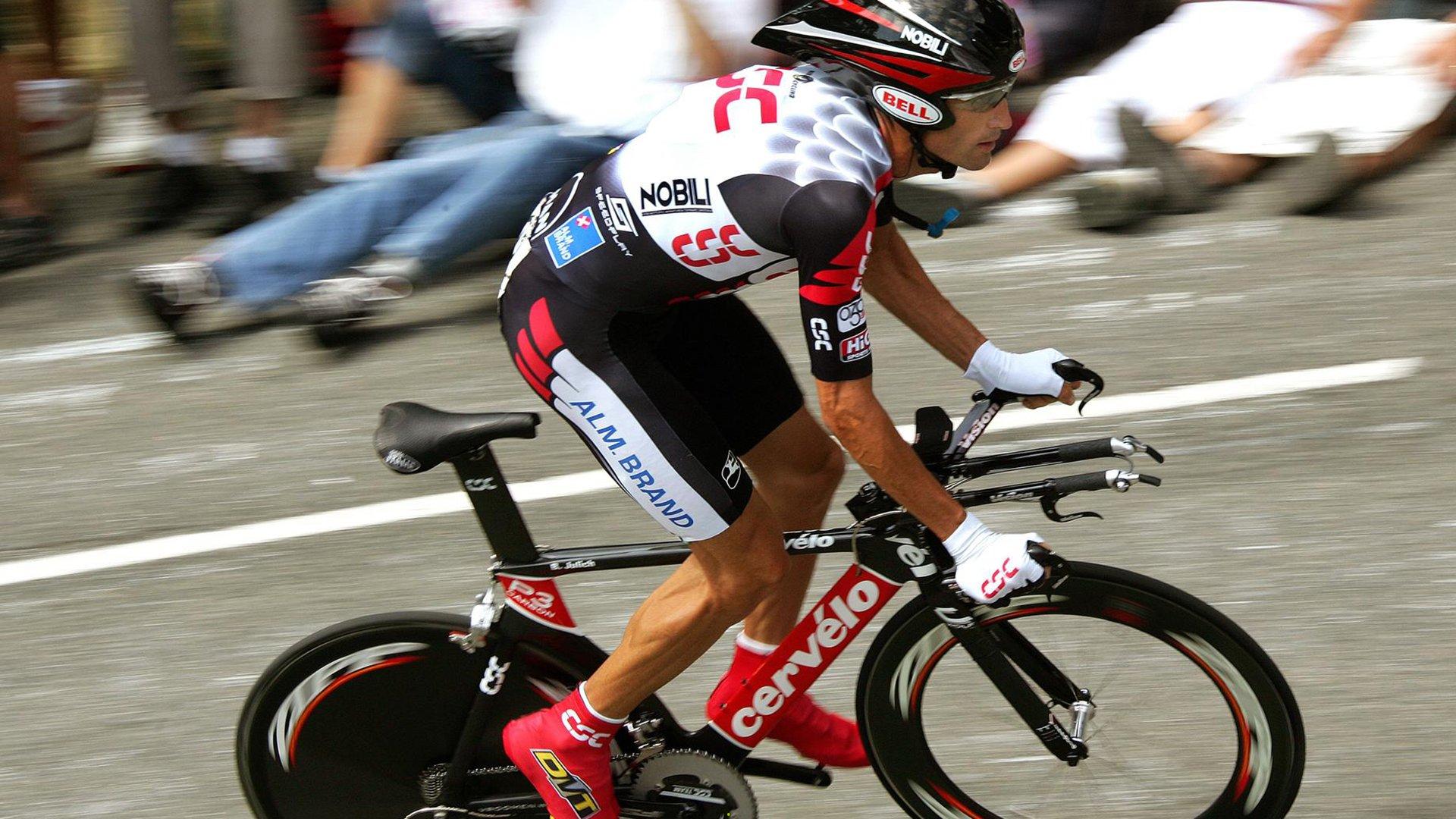 闪电再临!博尔特之后最震撼百米纪录诞生,新王加冕引爆田径界