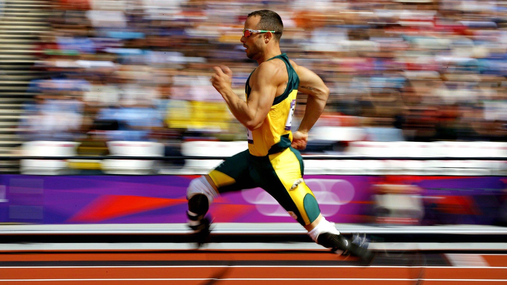 冰球联赛激战正酣，豪门对决引爆球迷热情，新秀崛起改写格局